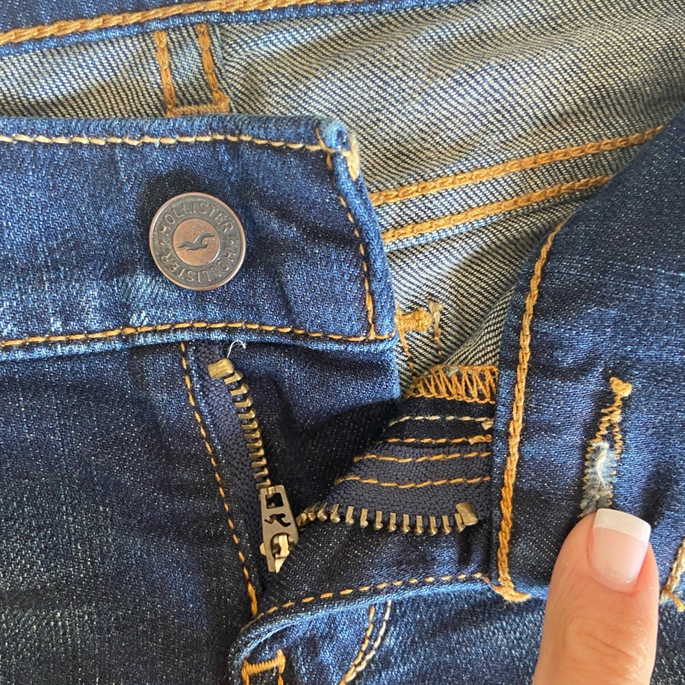 Hollister California Jean Shorts -Size 5 - Picture 5 of 7